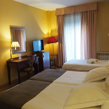 Szálloda Ele Puente De 4*