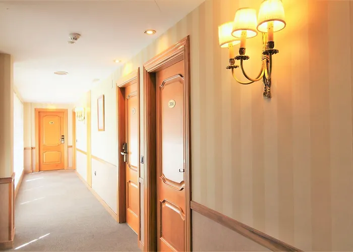 Ele Puente De Szálloda 4*